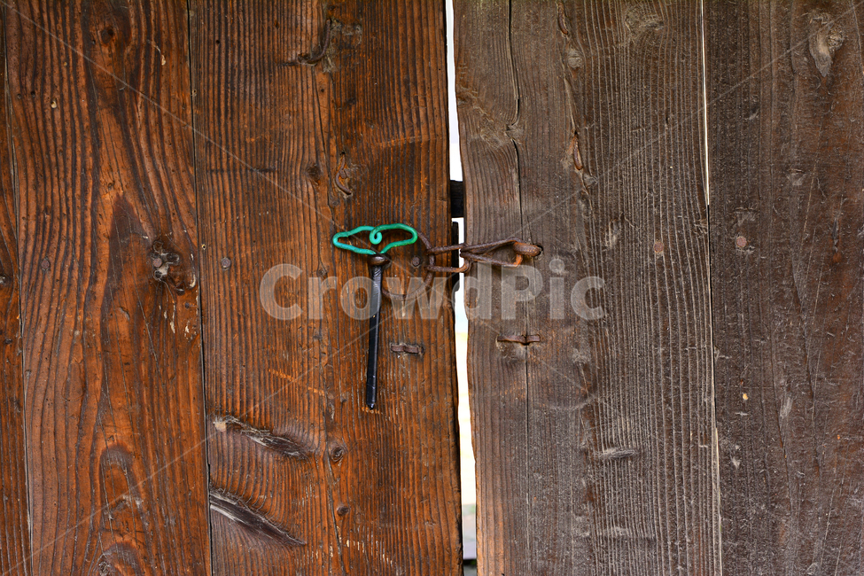 빈티지,감성,문,잠김,자물쇠,출입문,금속,yellow,door,gate,background,vintage,대문,철문,낡은,old,lock,녹슨,오래된,시간,세월,흔적,텍스쳐,질감,texture,바탕,배경,백그라운드,전통,나무,나이테,문고리,보호