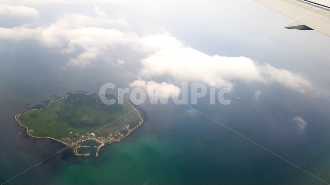 제주도,여행,비행기,우도,바다,여름,창공,자연,풍경,nature,landscape,한국자연풍경,한국자연경관,korea nature landscape,제주도,jeju,jeju island,교통,교통수단,traffic,transportation,land,땅,outdoors,옥외,sea,ocean,대양,water,물,shoreline,해안선,reptile,비열한,animal,동물,turtle,터틀,sea life,해양 생물,경치,coast,연안