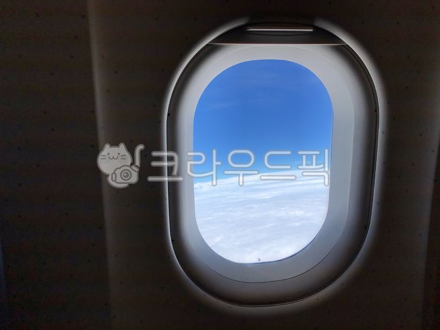 sky,cloud,flight,airplane window,airplane,window