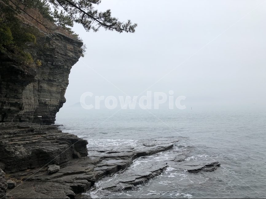절벽,바위,바다,자연,고성,한국,풍경,자연,풍경,nature,landscape,한국자연풍경,한국자연경관,korea nature landscape,cliff,낭떠러지,outdoors,옥외,water,물,ocean,대양,sea,promontory,곶