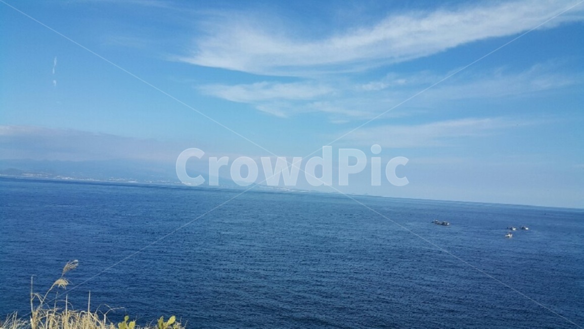 제주도,제주도바다,제주도하늘,하늘,구름,감성,맑은날,자연,풍경,여름하늘,여름,힐링,하얀색,포근,시원한바다,바다,파랑색,파란바다,푸른바다