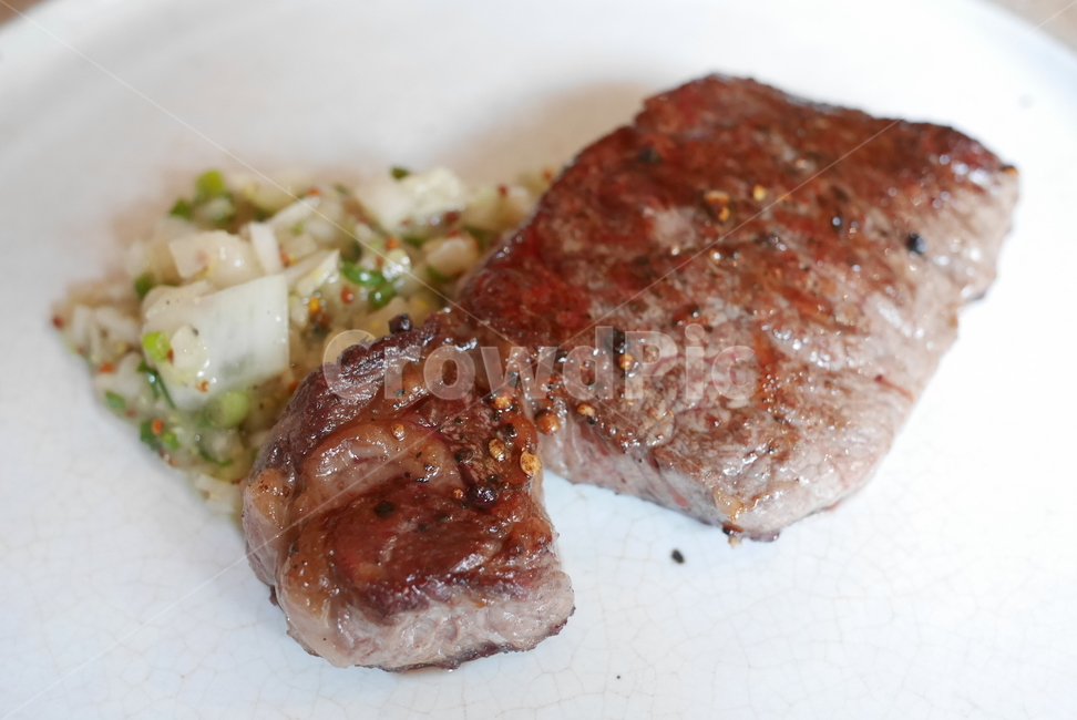 스테이크,고기요리,레스토랑메뉴,미디움레어,안심스테이크,음식,식재료,요리,food,cook,meal,dishes,food reserves,육류,고기,meat,양식,서양음식,서양요리,western food,western dishes,western meal,western cook