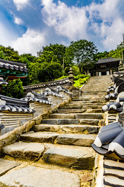 석남사,사찰,불교,고찰,계단,기와,담장,고건축,드라마찰영지,관광지,하늘,한국전통,한국문화,korean traditional,korean culture,건축물,건물외관,exterior,building,structure,architecture,construction