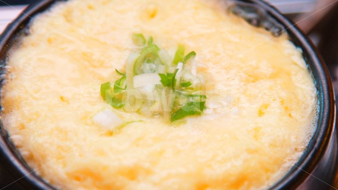 계란찜,찜,계란,대파,파,음식,노란색,맛있다,달걀,한국음식,한국요리,요리,뜨거운,보글보글,부풀다,건강한,부드러운,뚝배기,국물,간단한,노랑,먹음직스럽다,먹음직한,먹음직스러운,식욕,음식,식재료,요리,food,cook,meal,dishes,food reserves,한식,한국음식,한국요리,korean food,korean dishes,korean meal,korean cook