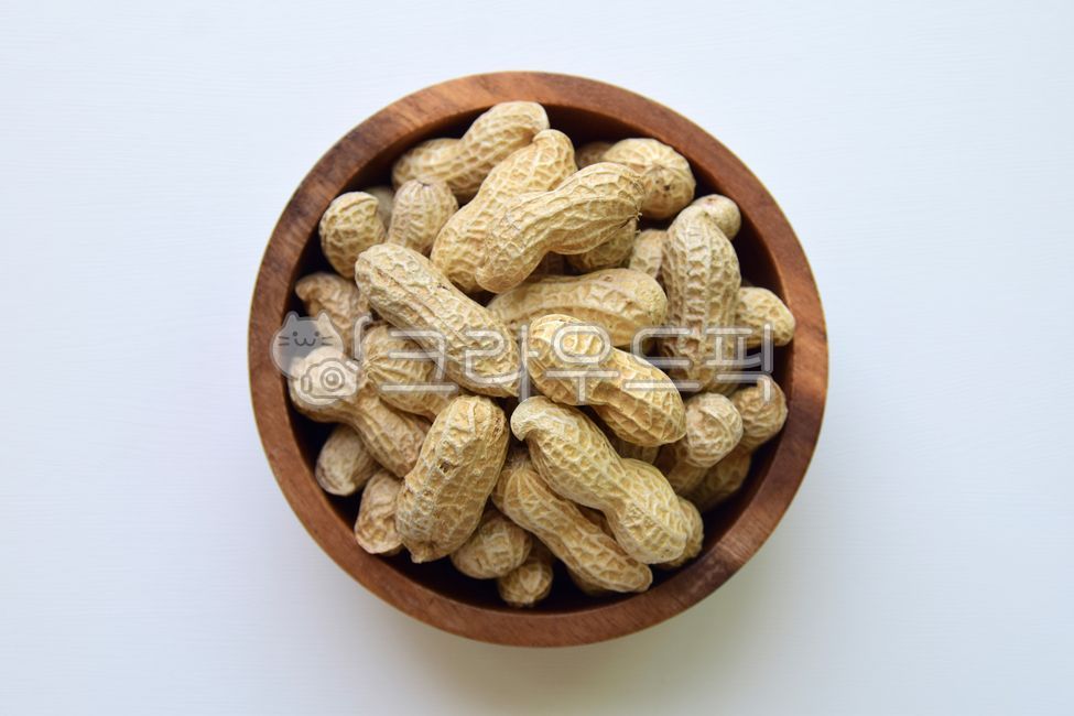 땅콩,견과류,열매,영양간식,식재료,음식,콩류,가을,건조한,세척한,말린,peanut,food,autumn,나무그릇,우드볼,콩류,견과류,beans,pulse,nuts,dry fruits