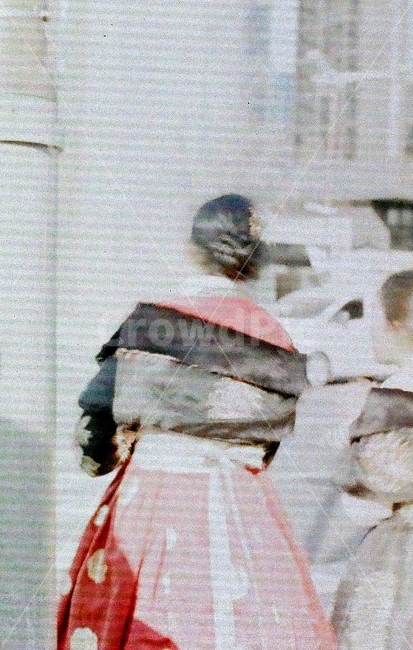 한복,인사동,한국,저고리,필름,기다림,뒷모습,한복,한국전통의상,hanbok,korean traditional clothes,사람,인물,인간,human,person,여성,여자,woman,female,lady