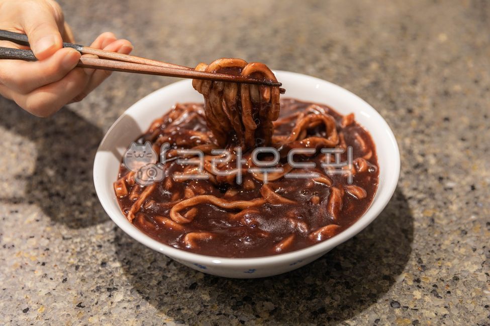 팥죽,팥칼국수,칼국수,전통음식,동지팥죽,요리,사발,음식,겨울,계절,winter,food,cook,winterseason,식재료,면류,면요리,noodles,한식,한국음식,한국요리,koreanfood,koreandishes,koreanmeal,koreancook