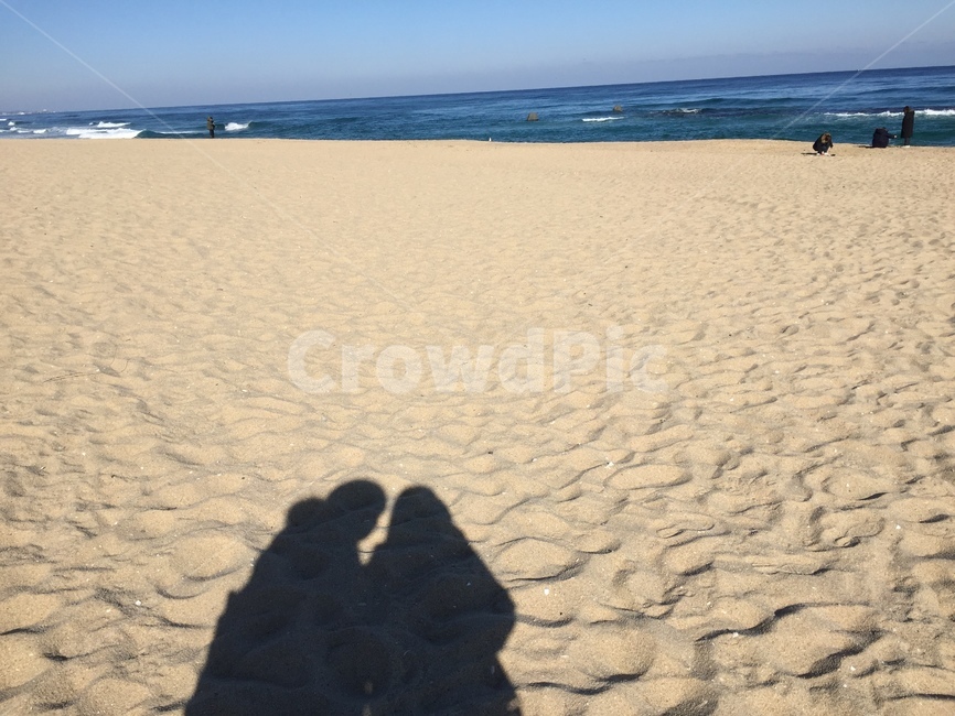 바다,겨울,그림자,모래,모래해변,연인,겨울,계절,winter,season,해변,바다,beach,sea,사람,인물,인간,human,person,연인,커플,사랑,lover,couple,인물실루엣,사람실루엣,character silhouette,human silhouette,여행,휴가,traveling,vacation,trip,soil,흙,nature,자연,sand,outdoors,옥외
