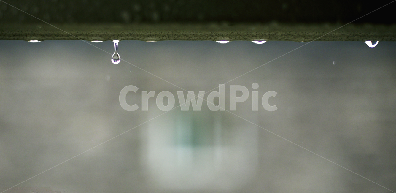 droplet,작은물방울,빗방울,물방울,여름,아파트,접사,빠른셔터,찰나,순간,raindrop,moment,낙하,장마,비,snapshot,중력