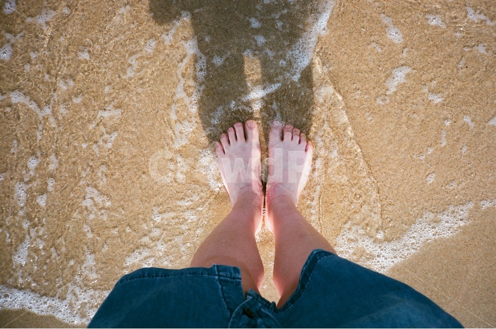 해변,바닷가,여름바다,동해,파도,바다,여름,여름,계절,summer,season,해변,바다,beach,sea,사람,인물,인간,human,person,신체일부,몸,body,여행,휴가,traveling,vacation,trip,감성,sensible,feeling