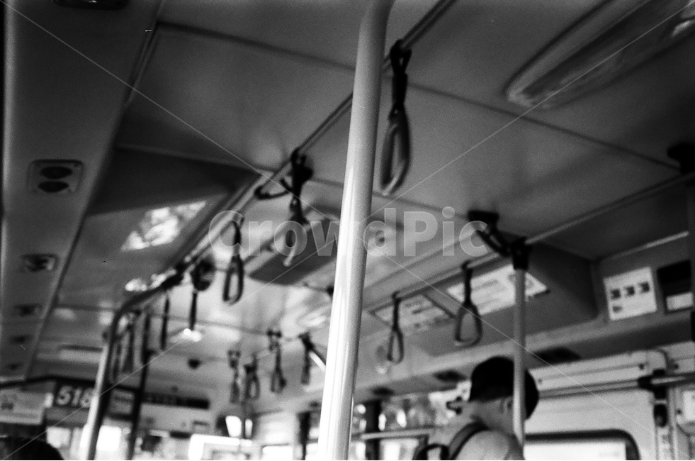 흑백,공공장소,버스,손잡이,black,감성,sensible,feeling,흑백,모노톤,monochrome,black and white,교통,교통수단,traffic,transportation