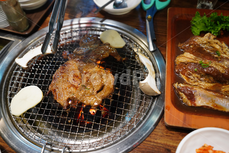 갈비,돼지,구이,안주,한식,음식,먹거리,고기,육류,육식,식사,음식,식재료,요리,food,cook,meal,dishes,food reserves,육류,고기,meat