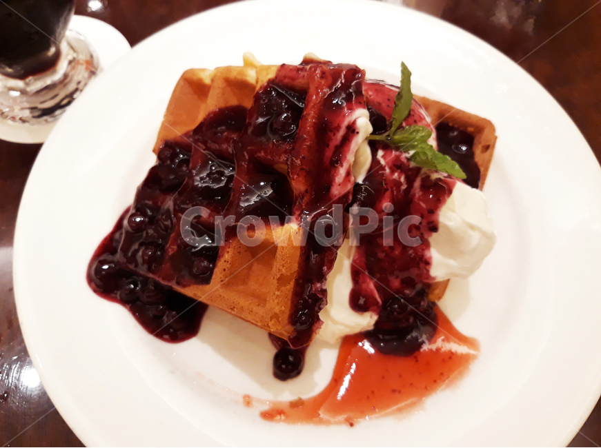 와플,dessert,디저트,블루베리,블루베리와플,음식,간식,달달한,상큼한,음식,식재료,요리,food,cook,meal,dishes,food reserves