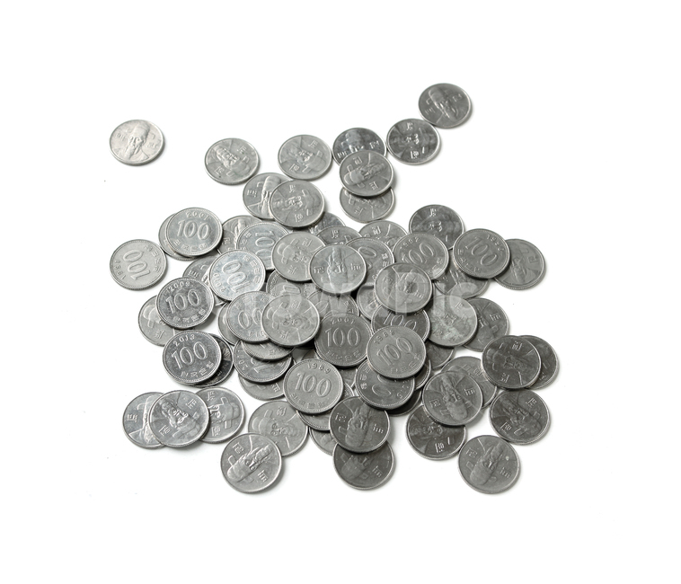한국,동전,한국동전,돈,경제,금융,금속,은색,money,coin,korea,koreacoin,coins,many,많은,더미,그룹,cash,silver,metal,won,100원,100,group,흰배경,실버,금융,돈,finance,banking,money,연출,컨셉,콘셉,direction,concept,누끼,remove background
