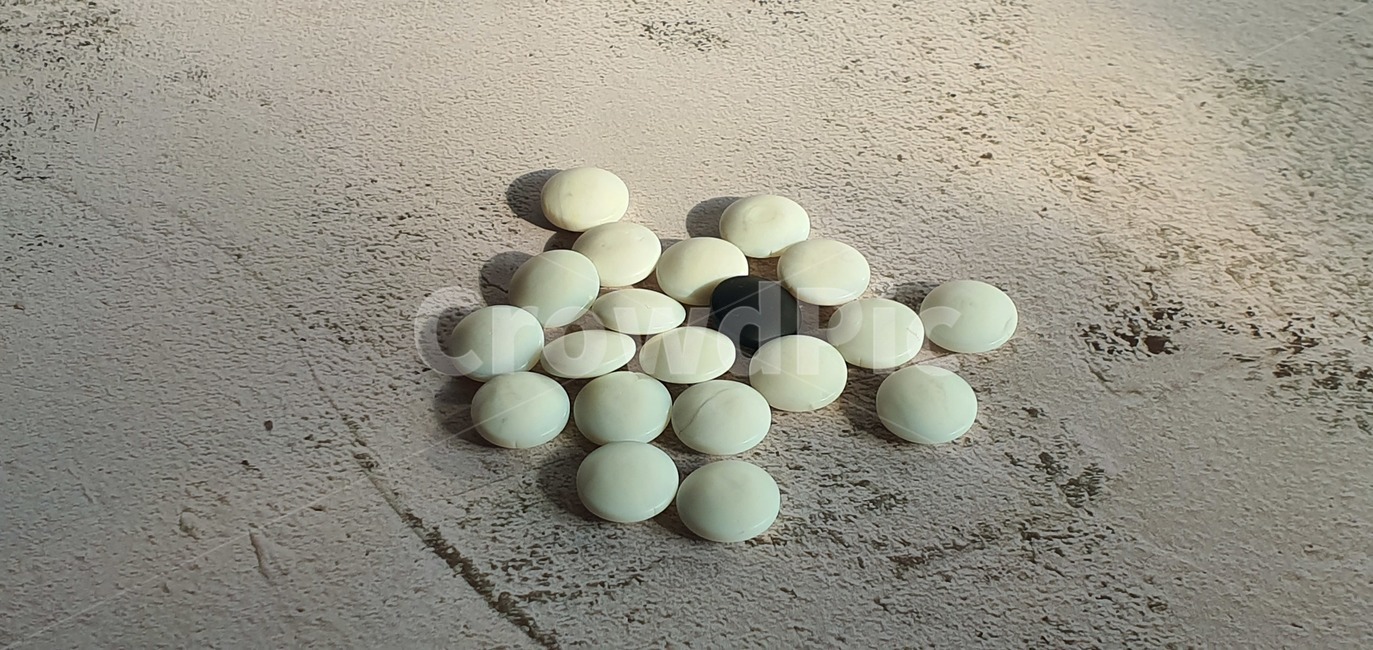 바둑,바둑알,흰색,검정,검은색,흑,적,흰돌,검은돌,china,traditional,go,black,white,game,strategy,chinese,table,stone,oriental,asia,ancient,intelligence,strategical,hobby,logic,meditation,philosophy,tactical,orient,strategygame,strategic,blackvswhite,board,asian