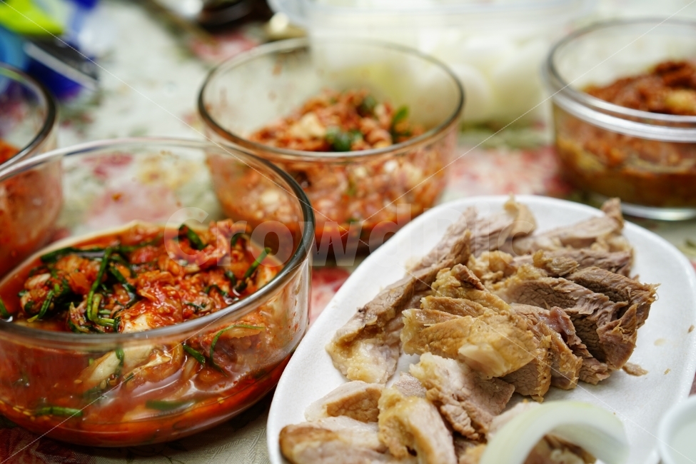 수육,돼지,돼지고기,술안주,먹방,김치,겉절이,한식,집밥,집반찬,일상,음식,푸드,먹거리,식사,음식,식재료,요리,food,cook,meal,dishes,food reserves,육류,고기,meat,한식,한국음식,한국요리,korean food,korean dishes,korean meal,korean cook