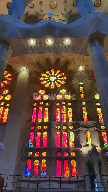 스페인,베르셀로나,사그라다,파밀리아,성당,가우디,spain,sagrada,familia,catholic,church,gaudy,barcelona,건축물,building,lighting