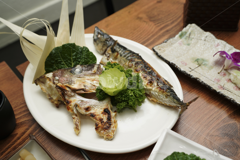생선,음식,푸드,food,fish,술안주,안주,먹거리,접시,구이,음식,식재료,요리,food,cook,meal,dishes,food reserves,일식,일본음식,일본요리,Japanese food,Japanese dishes,Japanese meal,Japanese cook