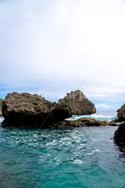 nature,자연,water,물,ocean,대양,sea,바다,shoreline,해안선,coast,연안,섬,island,돌,rock,stone