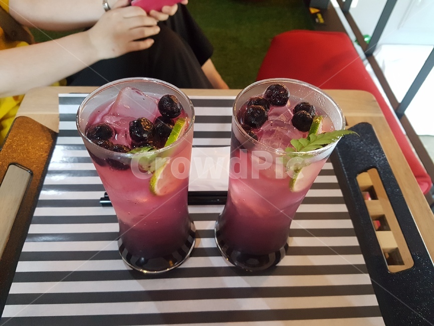 불루베리,드링크,찻집,시원한음료,친구