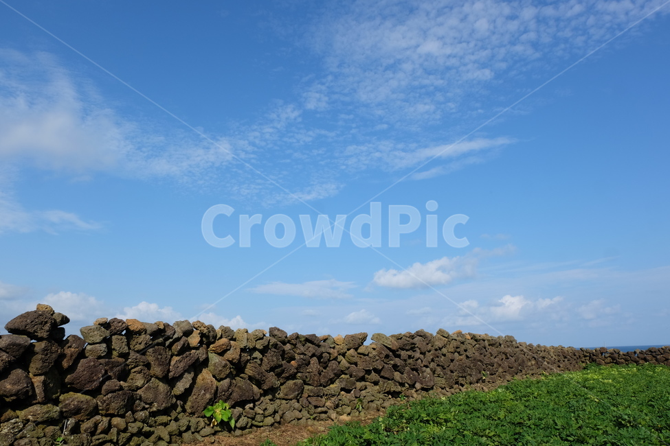 돌담,제주도,우도,하늘,밭,돌,stone,sky,jeju,현무암,자연,풍경,nature,landscape,한국자연풍경,한국자연경관,korea nature landscape,제주도,jeju,jeju island