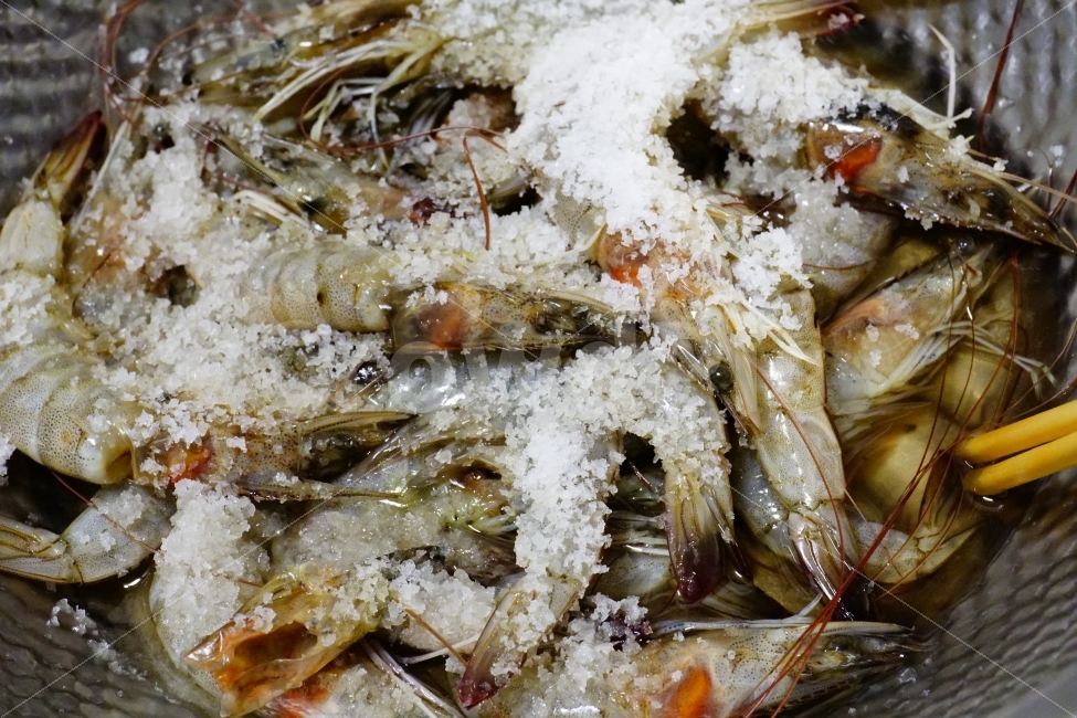 새우,shrimp,사물,오브젝트,object,food,seafood,과실,meal,dish,dishes,요리,레시피,쿡,cook,식사,dinner,디저트,dessert,싱싱,신선,맛,맛있다,맛집,요리사,주방,부엌,해물,수산물,물고기,건강,주방용품,부엌용품,반찬,음식,안주,술안주,식품,연출,연출사진,맛있는,진수성찬,산해진미,싱싱하다,신선하다,소금,굵은소금,소금절임,소금에절이다,소금절이다,음식,식재료,요리,food,cook,meal,dishes,food reserves,수산물,해산물,fishery products,seafood,연출,컨셉,콘셉,direction,concept