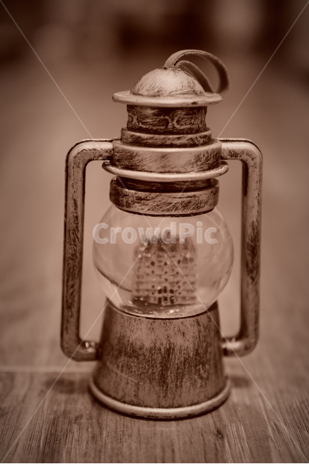 피규어,랜턴,figure,소품,램프,lamp,lantern,칸델라,장난감,toy,미니어처,미니어쳐,빈티지,vintage,흑백,모노톤,monochrome,black and white,사물,물건,오브젝트,thing,object,matter