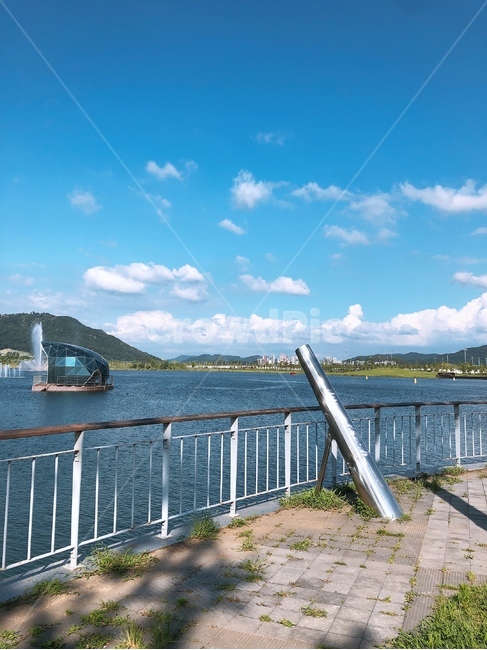 공원,호수공원,구름,handrail,banister,railing,난간