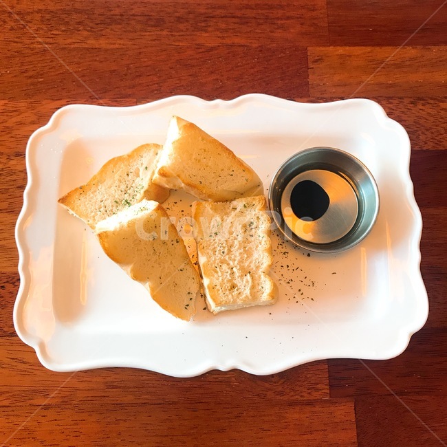 빵,식전빵,에피타이저,발사믹소스,발사믹,bread