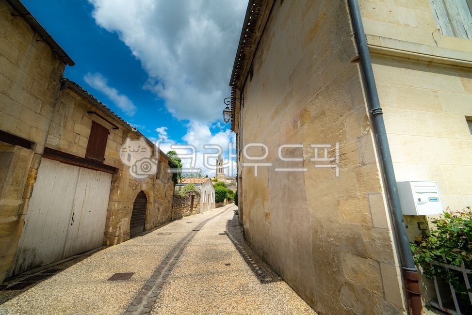 유럽,europe,프랑스,france,생떼밀리옹,saintémilion,saintemilion,와인마을,winevillage,세계문화유산,worldheritage,bordeaux,프랑스남부,마을,villige,감성,느낌,경치,landscope,자연,nature,walkway,path,길,sidewalk,보도,pavement,포장