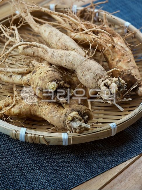 인삼,수삼,인삼뿌리,동양의학,한약재료,한약재,약재,뿌리,식물,뿌리식물,음식,건강식품,orientalmedicine,chinesemedicineingredients,herbalmedicine,ginseng,medicine,root,plant,food,healthfood,한의학,한약,한방