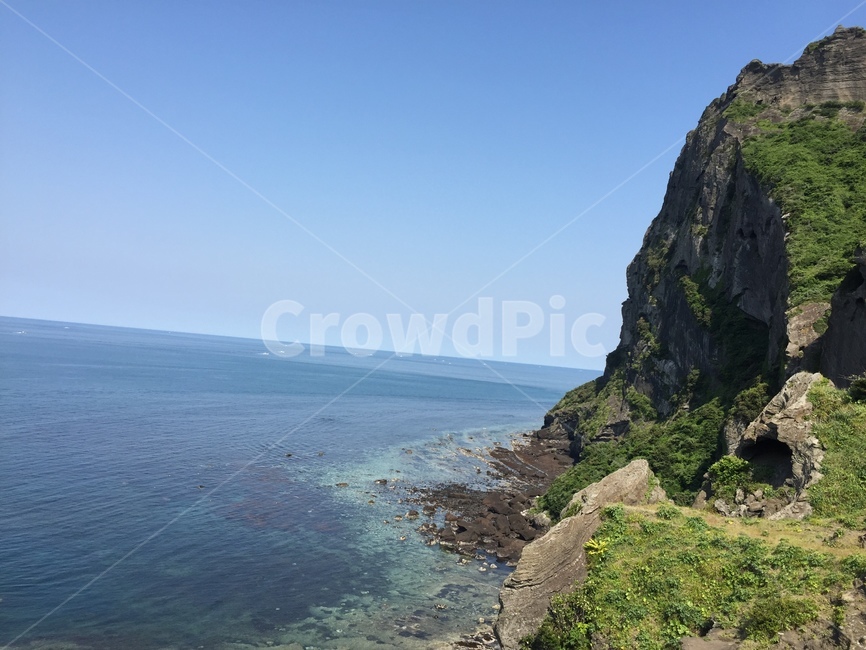 성산일출봉,절벽,바다,cliff,ocean,자연,풍경,nature,landscape,한국자연풍경,한국자연경관,korea nature landscape,제주도,jeju,jeju island,promontory,곶,outdoors,옥외,낭떠러지