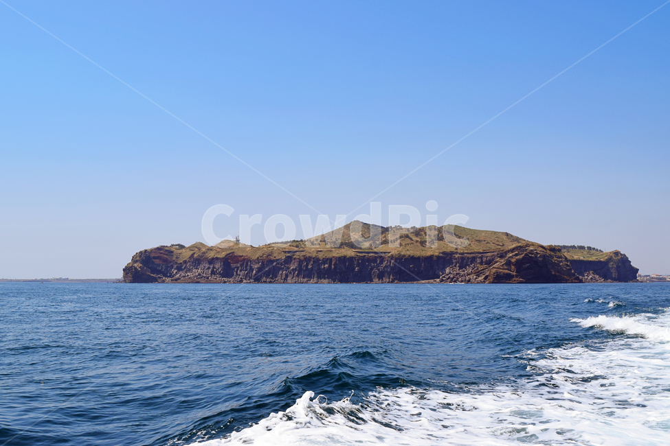 제주도,바다,송악산,송악공원,관광지,해변,실외,아름다움,자연,풍경,자연풍경,수평선,하늘,파랑,물결,자연명소,자연,풍경,nature,landscape,제주도,jeju,jeju island,outdoors,옥외,land,땅,sea,ocean,대양,water,물,shoreline,해안선,promontory,곶,coast,연안
