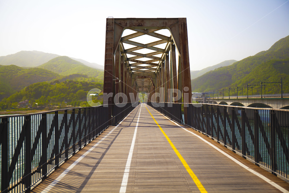 Ungilsan Station,wide angle,yangsuironbridge,ungilsanstation,Yangsu Railway Bridge,bike path,structure