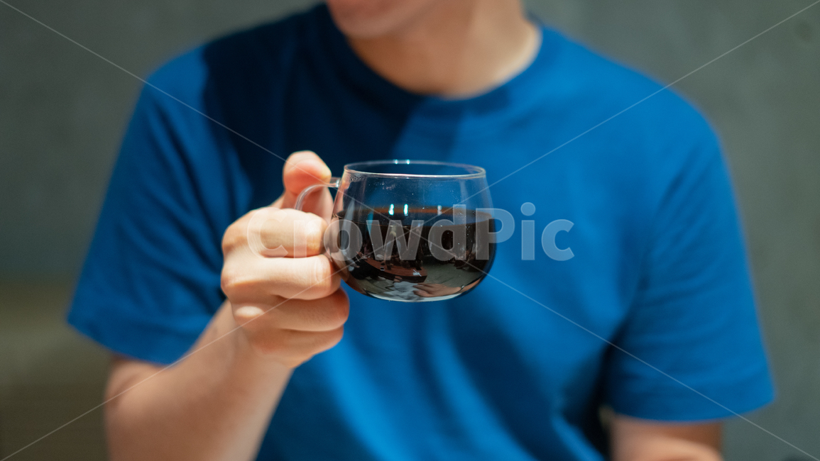 커피,coffee,컵,cup,원두,핸드드립,드립커피,사람,인물,인간,human,person,커피,카페,coffee,cafe