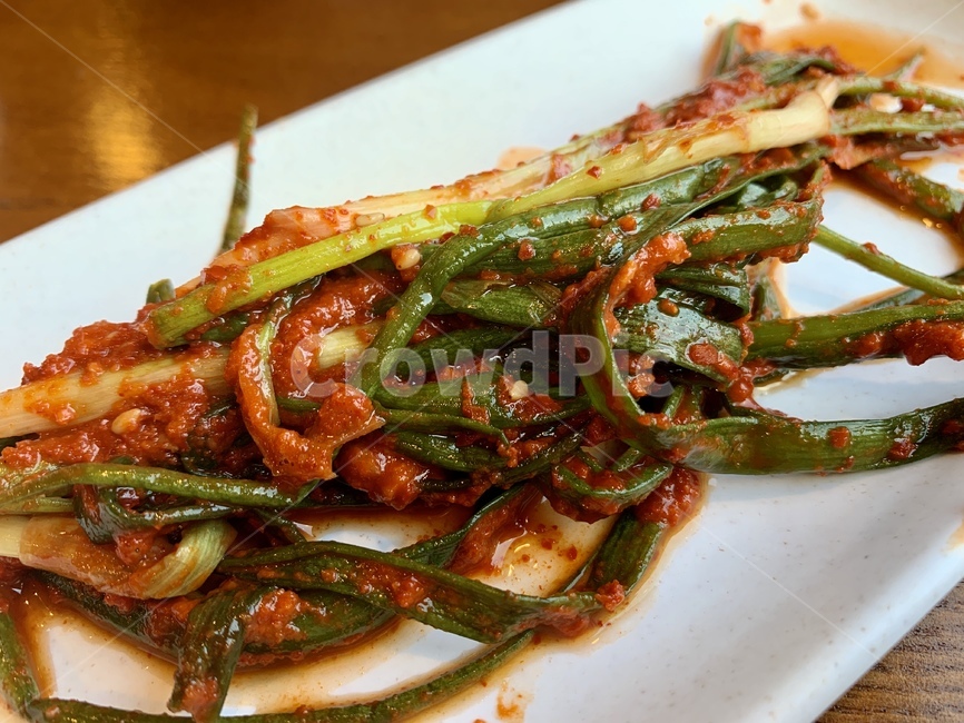 asian,cooked,cooking,eat,food,fresh,greenonion,healthy,hot,kimchi,kimchisalad,koreanculture,koreanfood,koreantraditional,pepper,red,restaurant,sauce,spicy,vegetable,채소,파김치,김치,한국음식,전통음식,반찬,파,초록,음식,식재료,요리,food,cook,meal,dishes,food reserves,한식,한국음식,한국요리,korean food,korean dishes,korean meal,korean cook