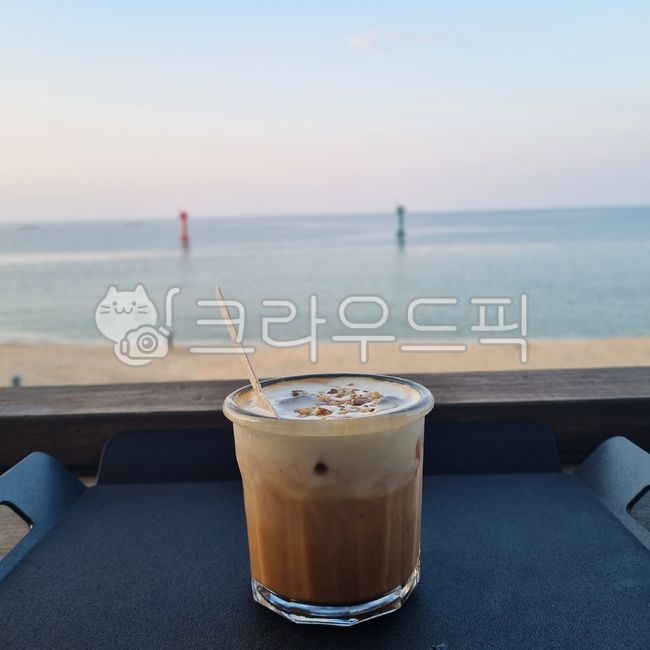 커피,바다카페,백사장,바다,하늘,수평선,coffee,자연,nature,바다조망카페