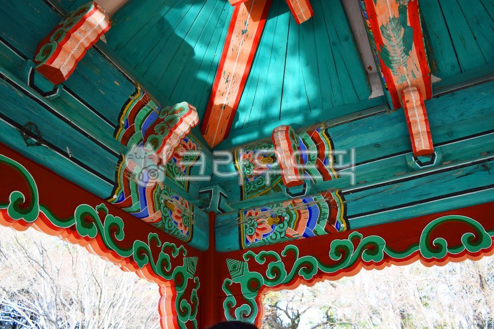 한옥,한국적인,한국의미,동양적인,동양의색,옥색,building,건물,한국,korea,전통적인,동양무늬,정자,한국정원,patterns,야외,옥외,반사