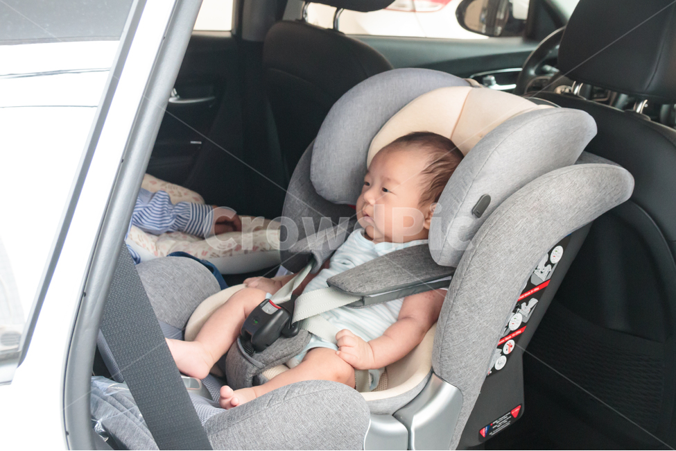 small,parent,facial expression,car seat,back magnet,cute,mother,car,safety,angelic,newborn baby,parenting,passenger car,going out,newborn car seat,infants and toddlers,Baby,newborn,transportation,infant car seat,face,seat belt,baby,laughter
