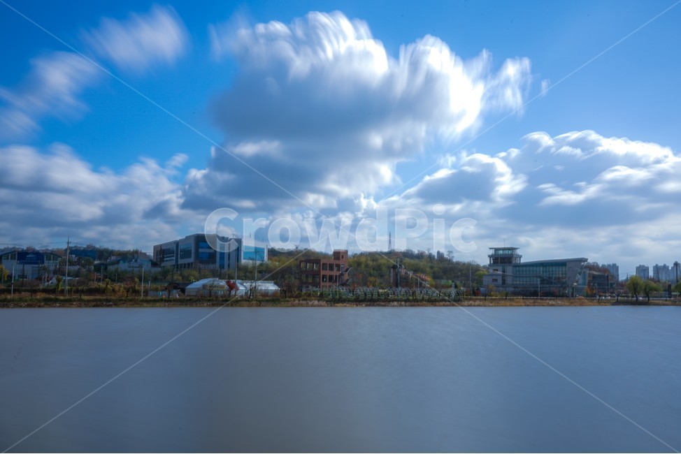 호수,하늘,구름,가을,나무,식물,수변,자연,풍경,nature,landscape,outdoors,옥외,weather,날씨,cloud,sky,cumulus,적운
