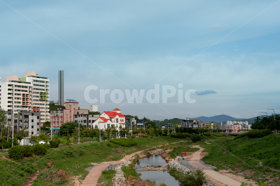 하늘,자연,구름,건물,산,하늘색,하천,도시,풍경,city,landscape