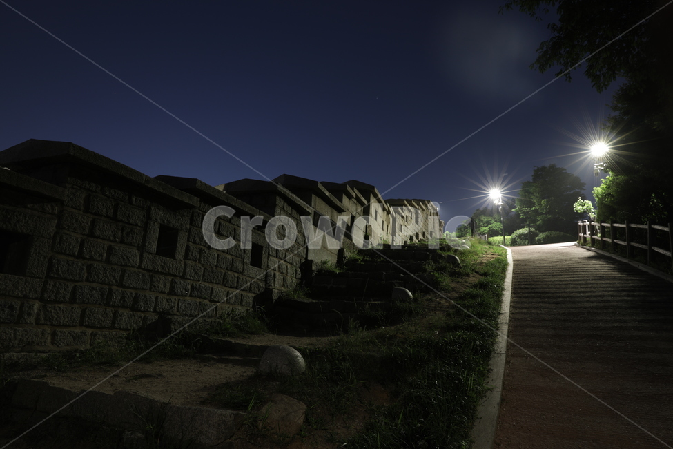 서울,낙산공원,야경,불빛,감성,밤,풍경,nightscape,night,landscape,한국전통,한국문화,koreantraditional,korean,culture,건축물,exterior,building,structure,architecture,construction,야경,밤,풍경,nightscape,night,landscape,한국전통,한국문화,korean traditional,korean culture,건축물,건물외관,exterior,building,structure,architecture,construction,light,빛,flare,플레어