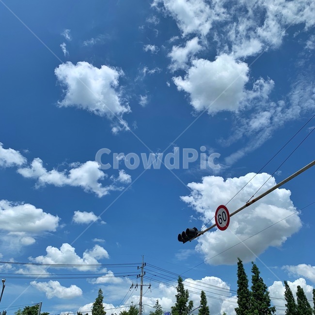 하늘,구름,표지판,풍경,자연,파랑,여름하늘,도로,나무,배경화면,nature,sky,cloud,감성,색감