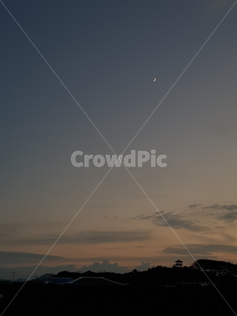 night view,crescent,silhouette,jeju island,Jeju Island night view