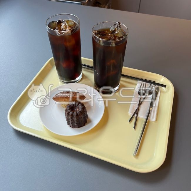 date,cafe,Madeleine,pretty bowl,coffee,canel,restaurant,cafe bowl,Americano,cafe date