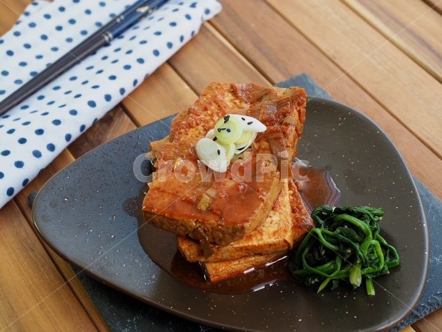 두부,두부요리,두부간장조림,파,한국음식,식품,한식,한국문화,음식,한국,배경,음식문화,웰빙,문화,아시아,아시아음식,접시,전통,tofu,tofusoysauce,wave,koreanfood,korean,koreanculture,food,korea,backgrounds,wellbeing,culture,asia,asianfood,dish,tradition,한국전통,koreantradition,음식,식재료,요리,food,cook,meal,dishes,food reserves,한식,한국음식,한국요리,korean food,korean dishes,korean meal,korean cook