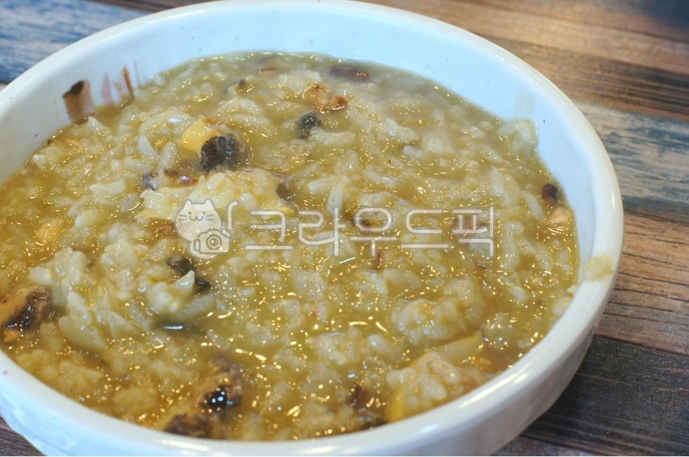 전복죽,죽,해물죽,전복내장죽,초록색죽,abalonericeporridge,greenfoods,jeonbogjug,kfood,abaloneporridge,아침밥,breakfast,음식,food,요리,플레이팅,foodpresentation,plating
