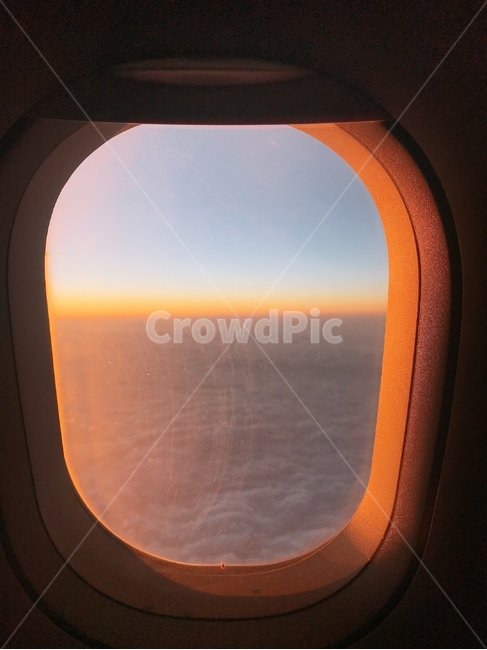window,창문,하늘,비행기창문,비행기,석양