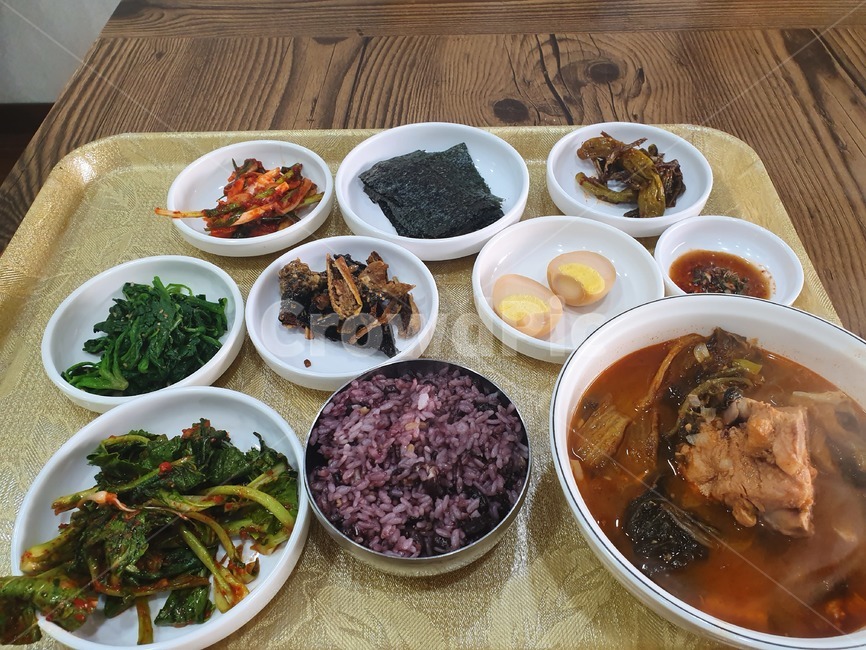 한식,뼈다귀해장국,백반,한식백반,뼈감자탕,감자탕,음식,식재료,요리,food,cook,meal,dishes,food reserves,한식,한국음식,한국요리,korean food,korean dishes,korean meal,korean cook