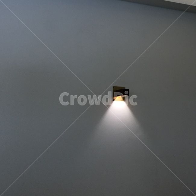 조명,빛,벽,심플한,인테리어,순백의,흰색,형광등,백열등,카페,편안한,light,interior,인테리어,실내디자인,interior design